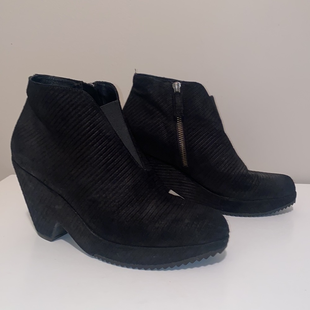 Eileen Fisher | Ribbed Platform Ankle Booties